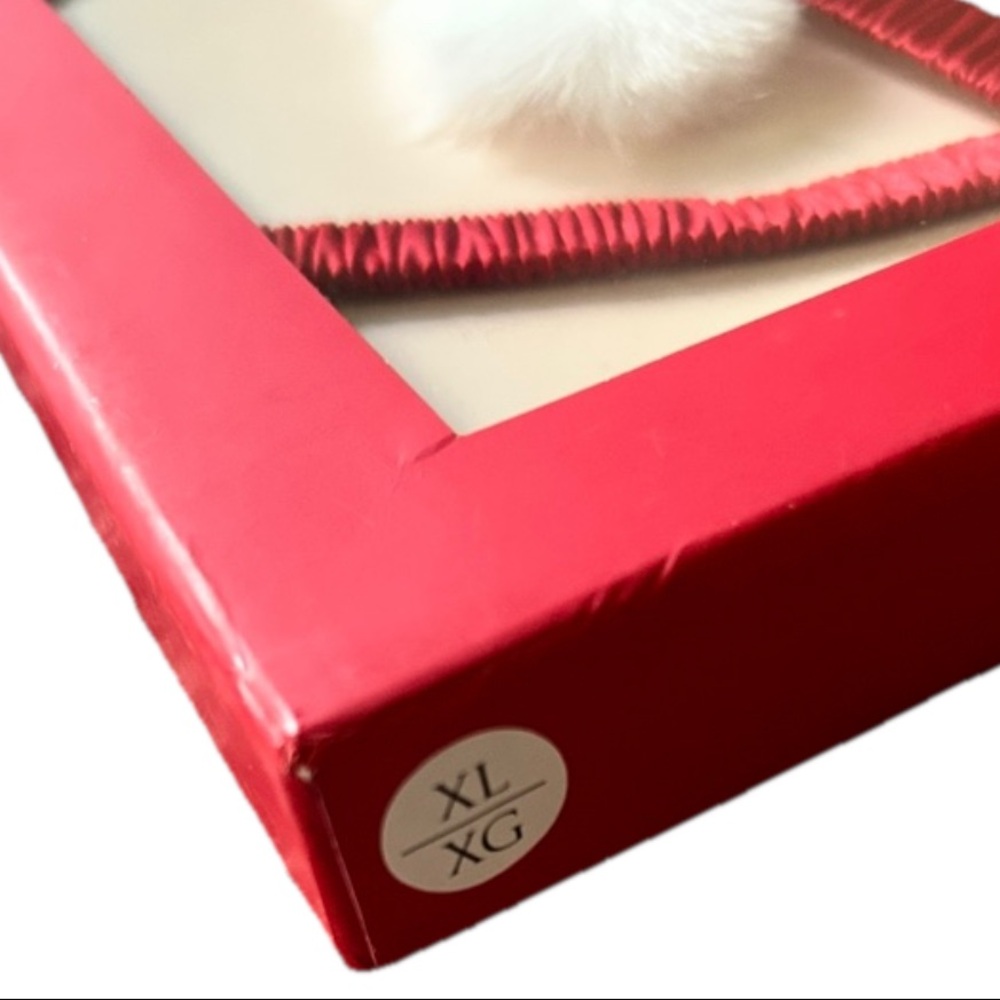 Victoria’s Secret Snowbunny Lingerie Red Set XS or XL Gift Box Sexy Peekaboo NEW - Picture 6 of 9